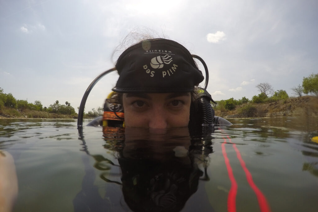 Elena vivaldo diving instructor